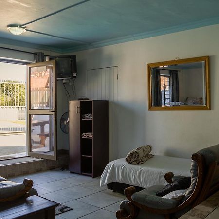 Tyday Accommodation Port Elizabeth Ngoại thất bức ảnh