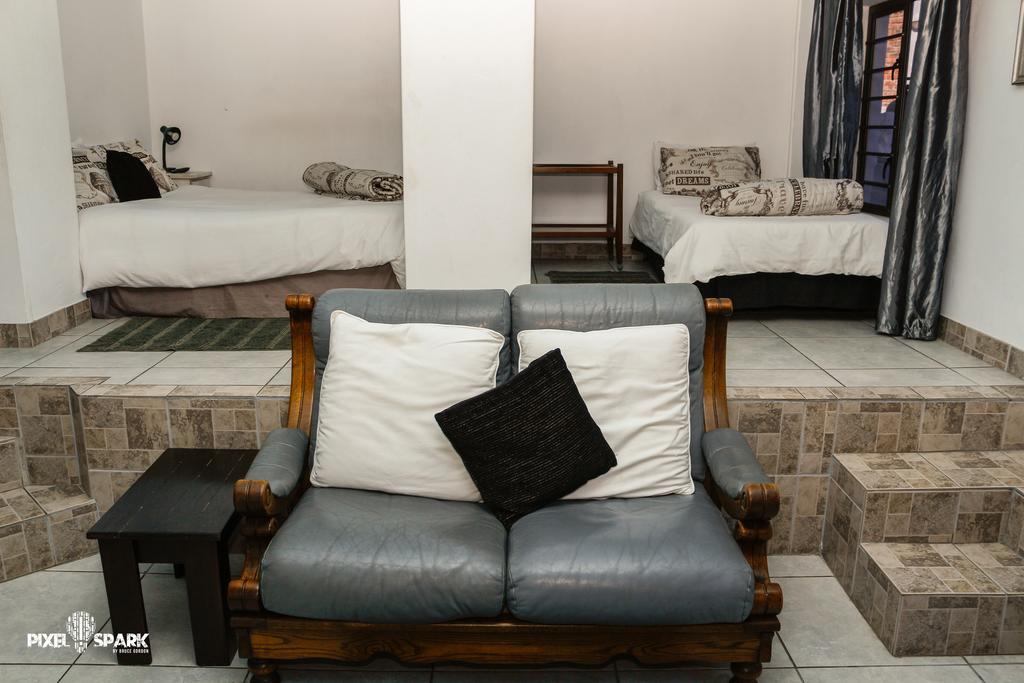 Tyday Accommodation Port Elizabeth Ngoại thất bức ảnh