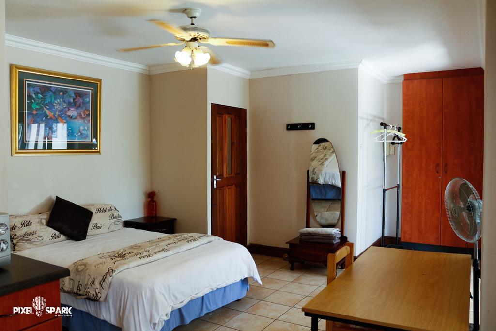Tyday Accommodation Port Elizabeth Ngoại thất bức ảnh