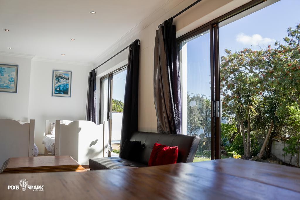 Tyday Accommodation Port Elizabeth Ngoại thất bức ảnh