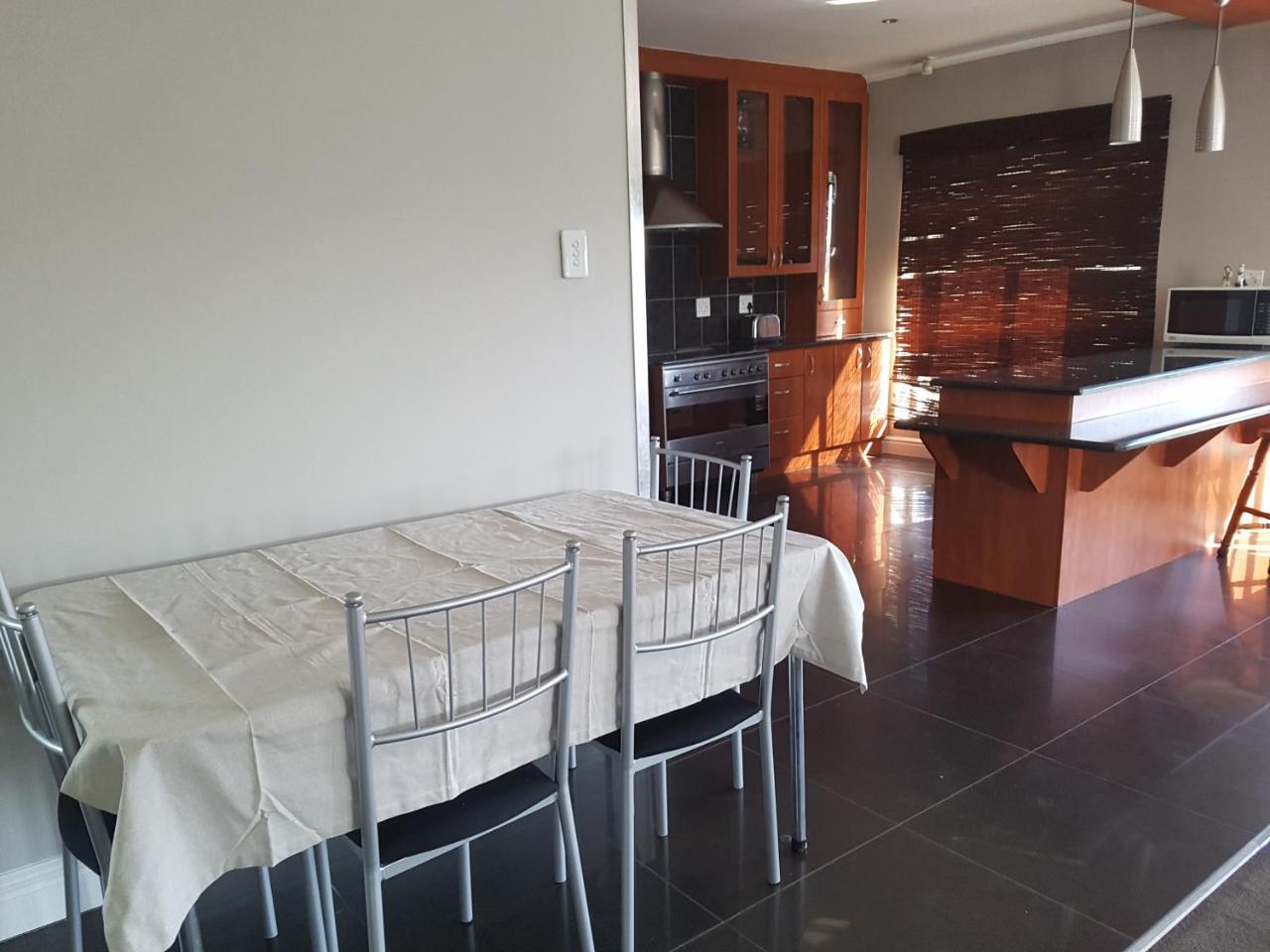 Tyday Accommodation Port Elizabeth Ngoại thất bức ảnh